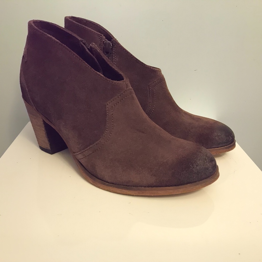 Johnston & Murphy western leather ankle boots